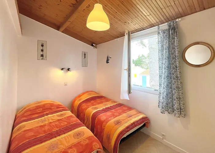 Holiday home Maison Avec Piscine Chauffee, Tennis, Wi-fi A 600m De La - Fr-1-231-311 *